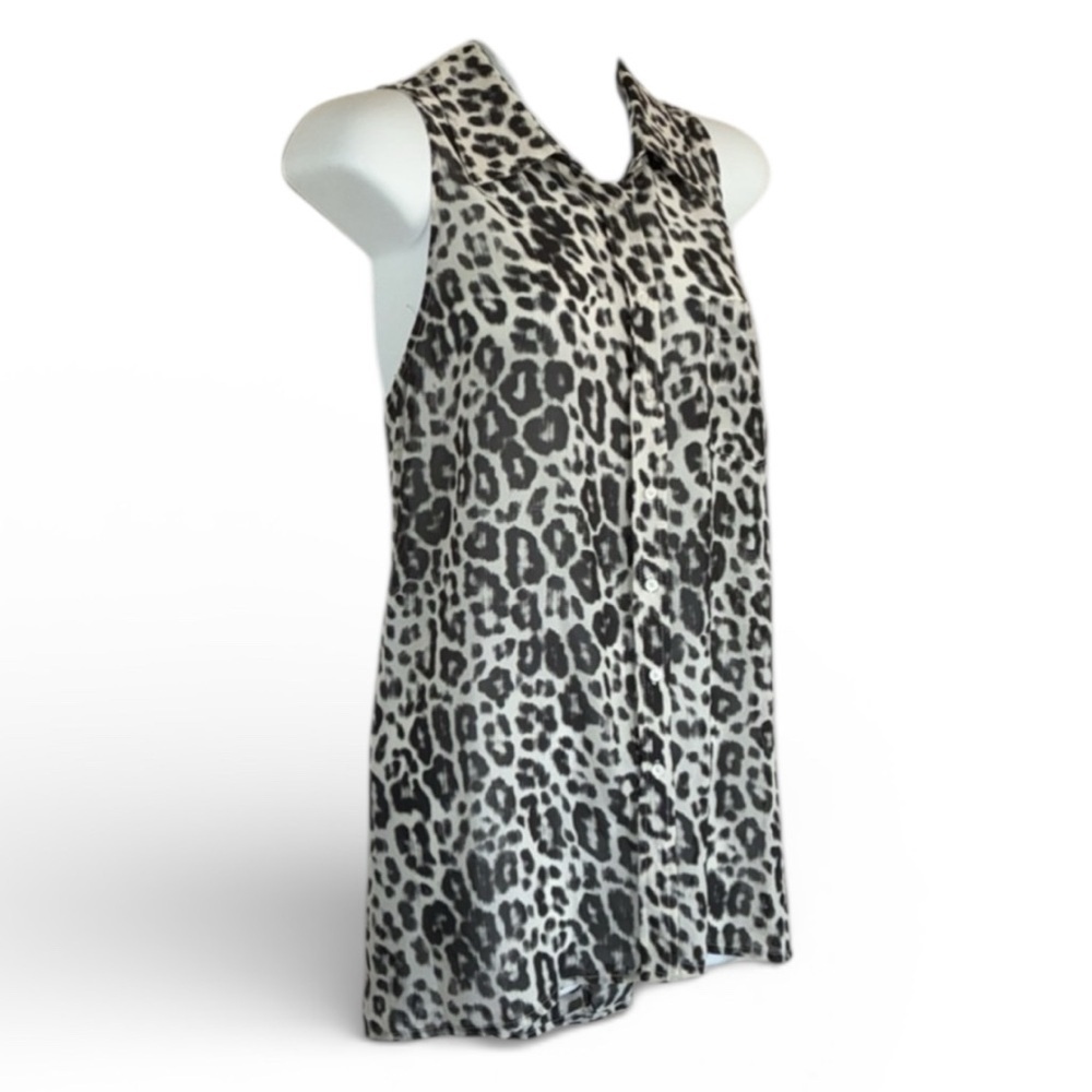 GUESS LOS ANGELES Blouse L, black grey leopard, sleeveless, split back. EUC